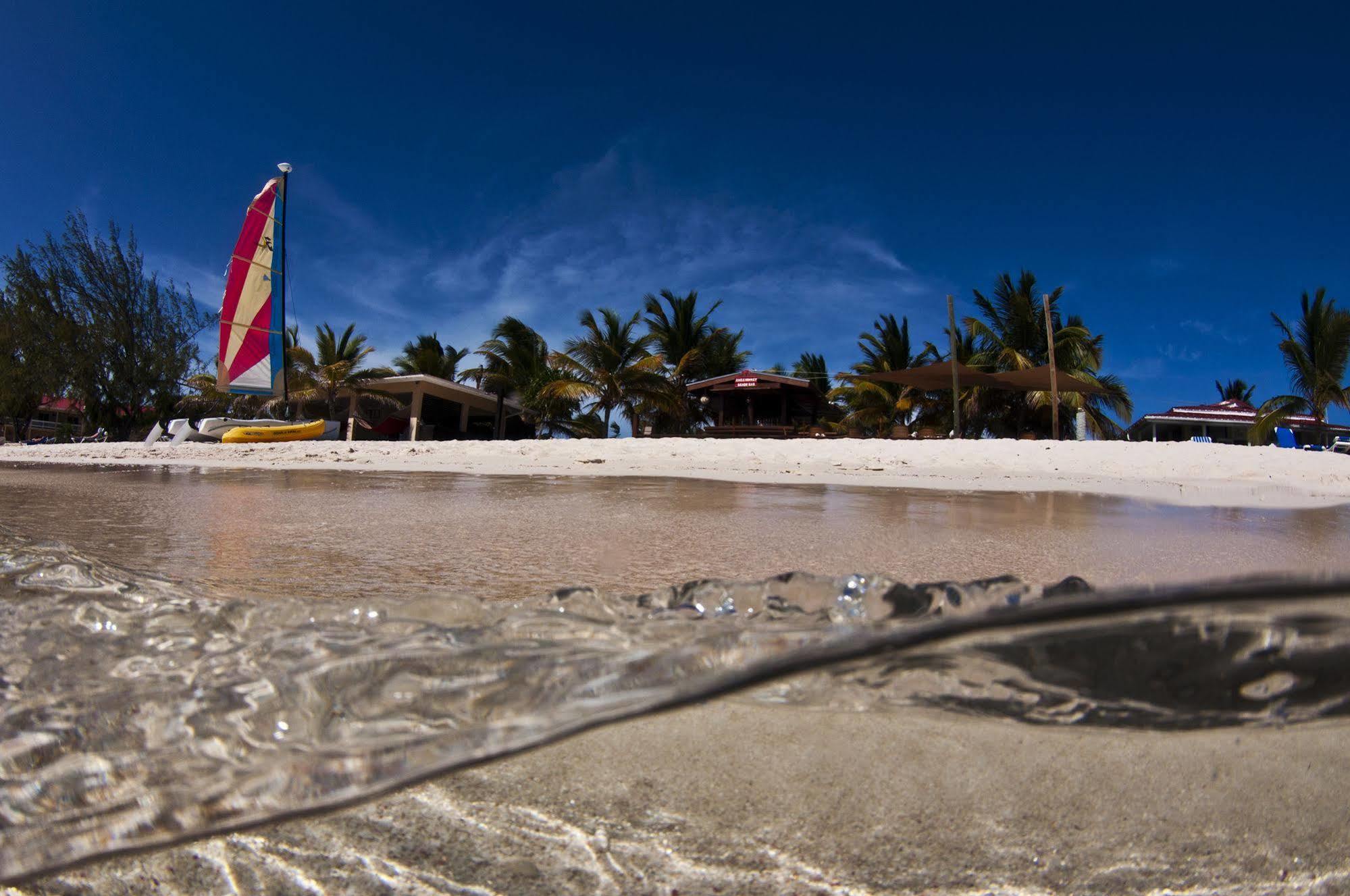 Bohio Dive Resort Cockburn Town Exterior foto